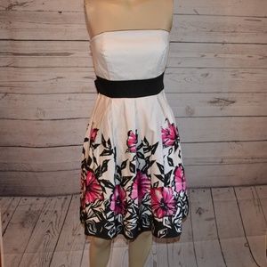 A.P.N.Y. Gorgeous Floral Strapless Dress Size 6